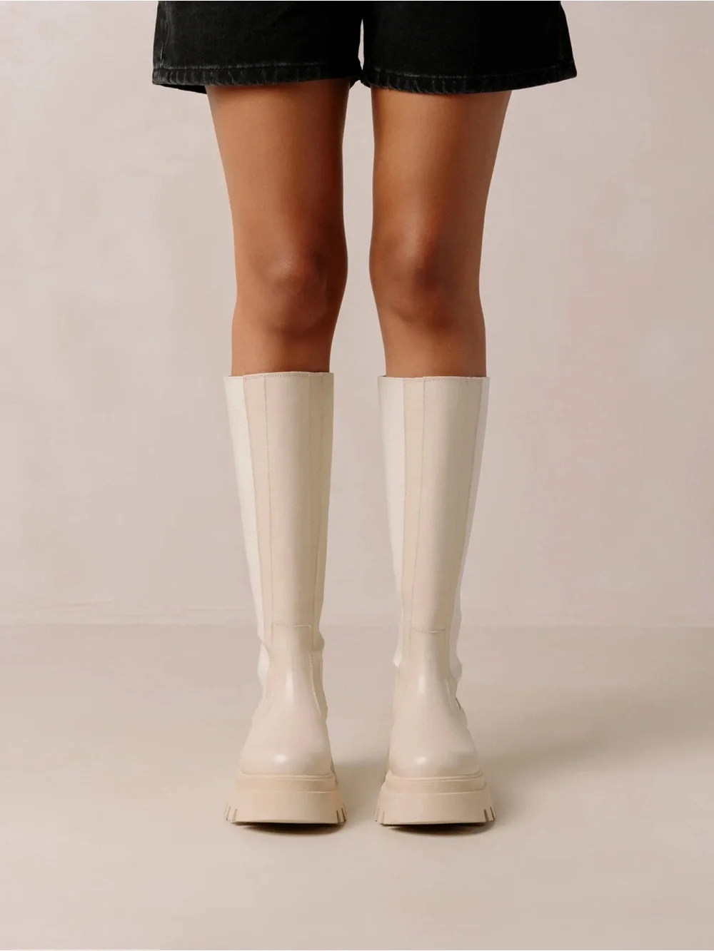 ALOHAS Go Getter Boots in Cream 41